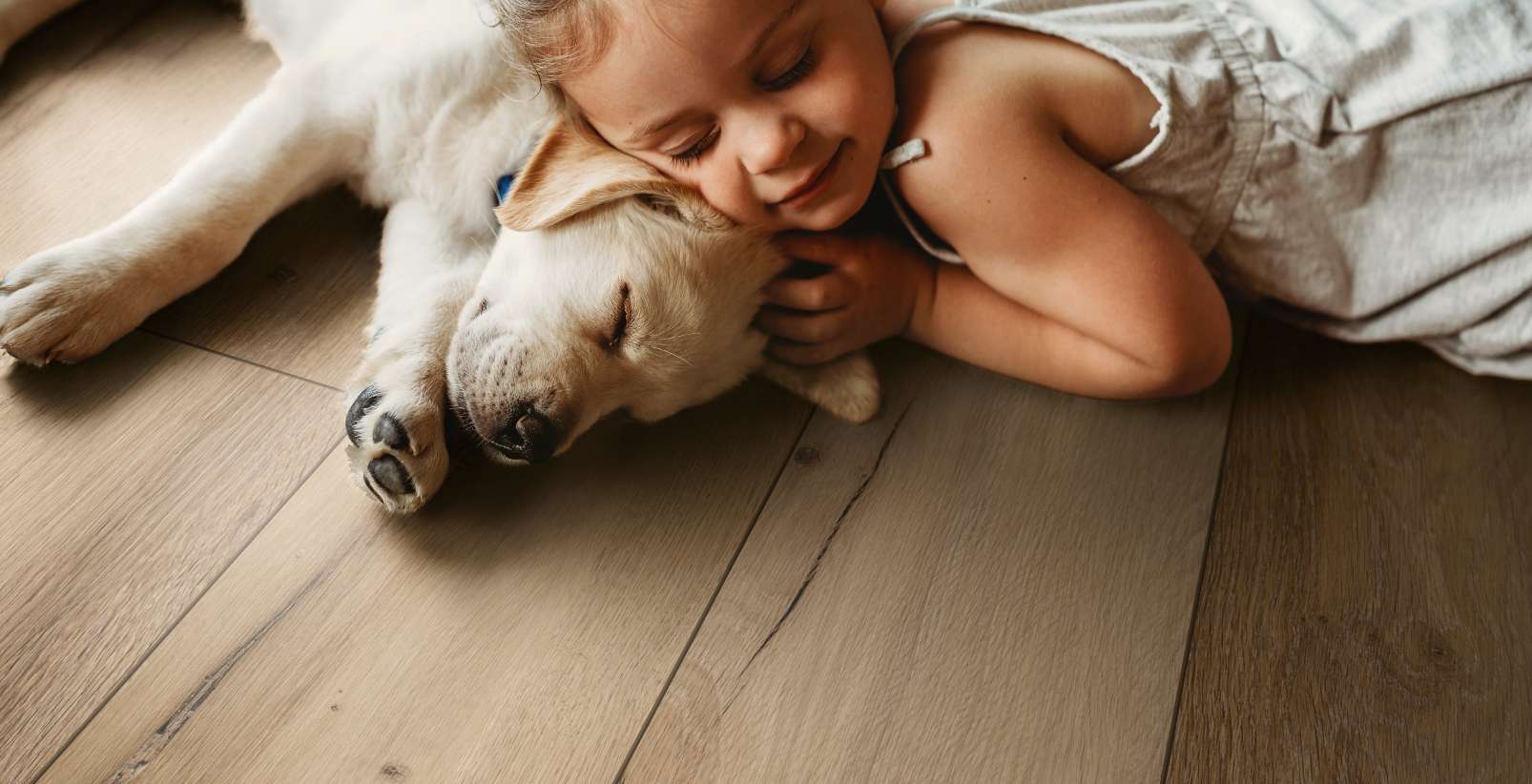 Hazel Range Oak, TN, 7 mm, Standard Plank - Room Scene
