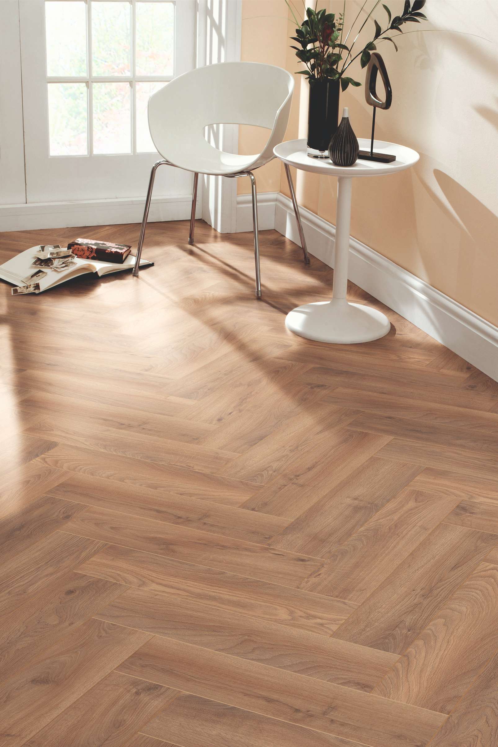 Historic Oak, HO, 8 mm, Herringbone - Room Scene