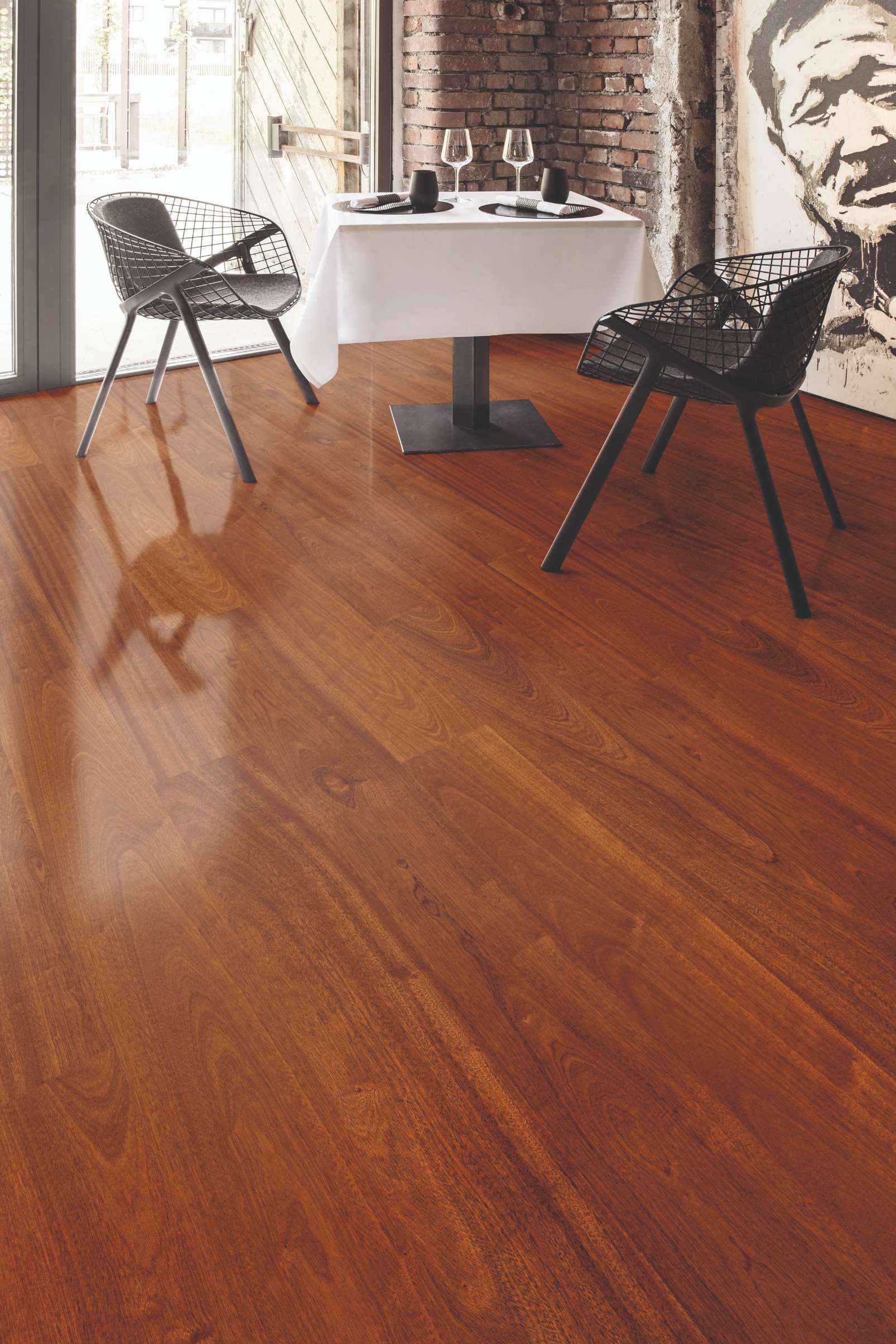 Pacific Cherry, HG, 8.5 mm, Standard Plank - Room Scene