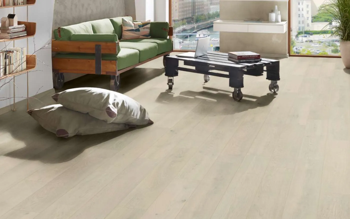 Mist Ethereal Oak, ET, 9 mm, Standard Plank - Room Scene