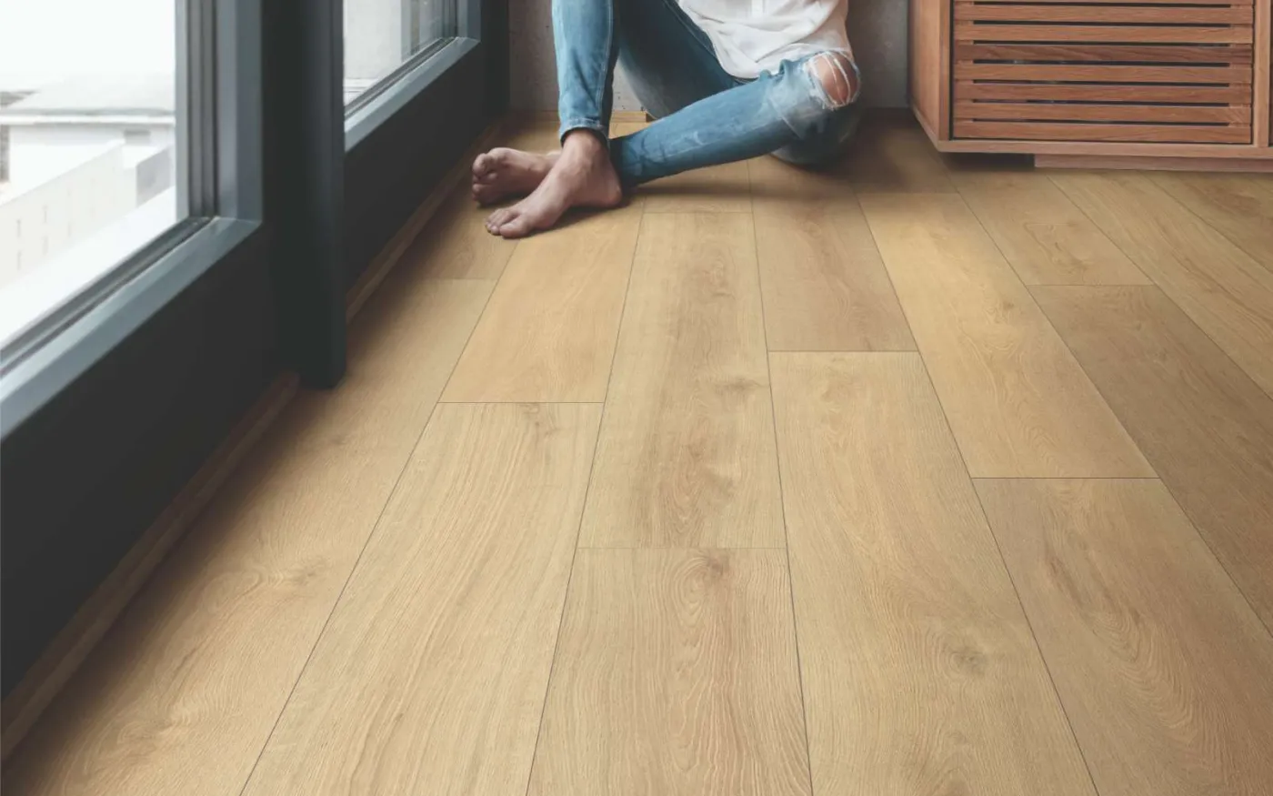 Blonde Montreux Oak, MX, 12 mm, Long Plank - Room Scene