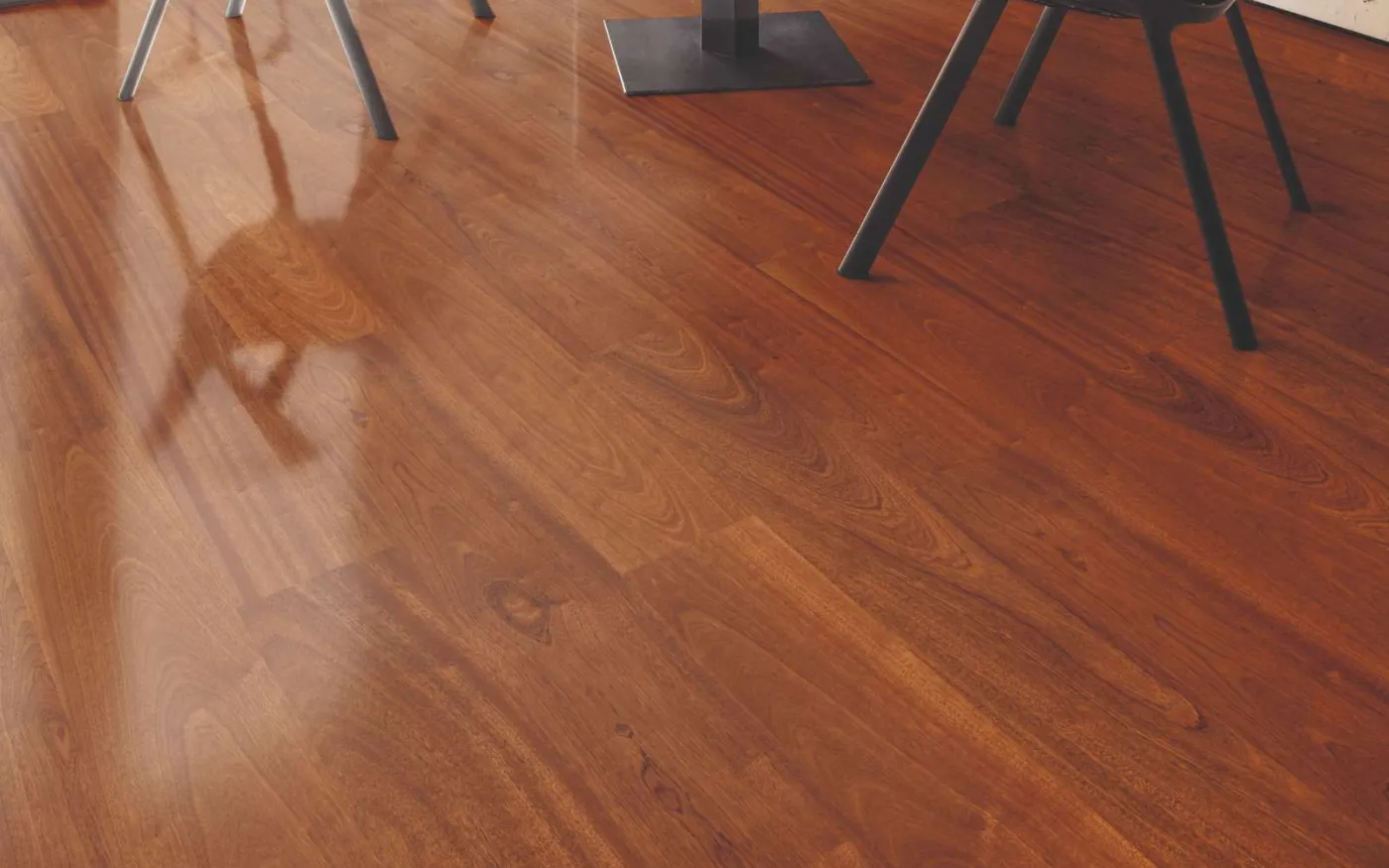 Pacific Cherry, HG, 8.5 mm, Standard Plank - Room Scene
